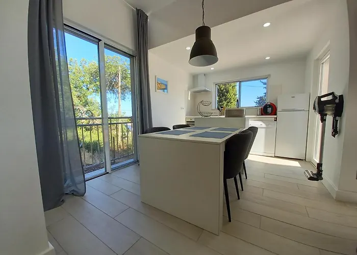 Girassol Met Zwembad Alcantarilha