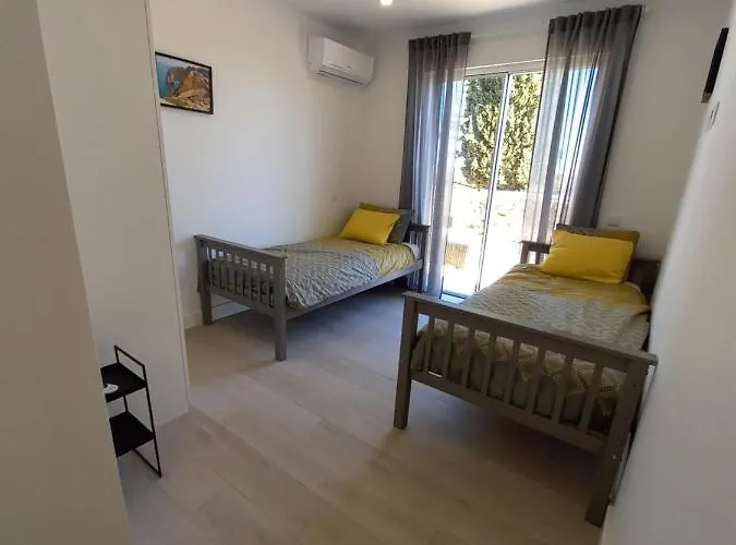 Girassol Met Zwembad Vakantiehuis