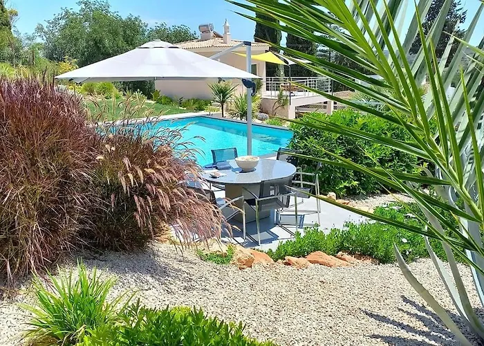 Hébergement de vacances Girassol Met Zwembad *